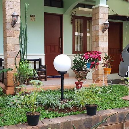 Rumah Satoe Depok Extérieur photo