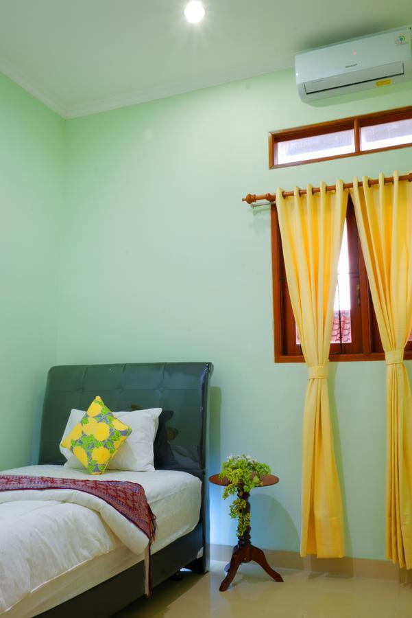 Rumah Satoe Depok Extérieur photo