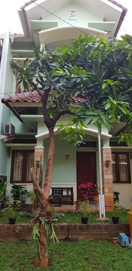 Rumah Satoe Depok Extérieur photo