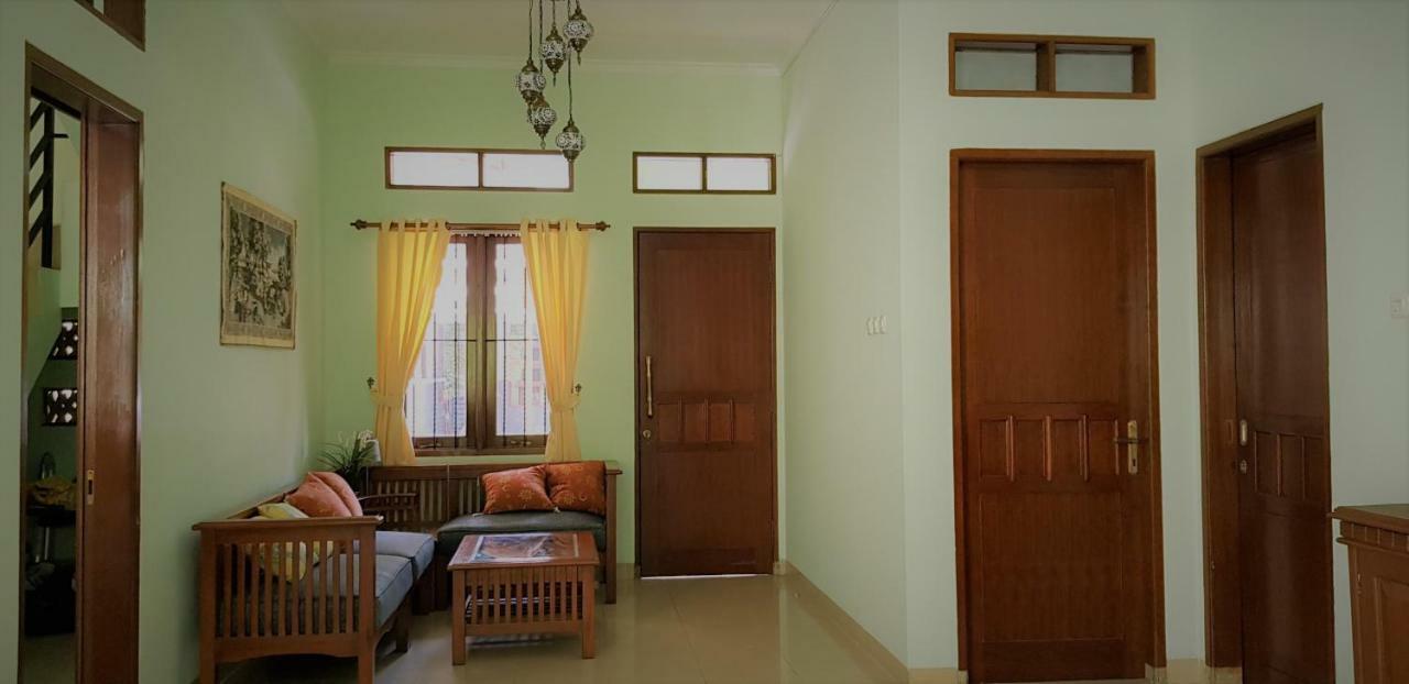 Rumah Satoe Depok Extérieur photo