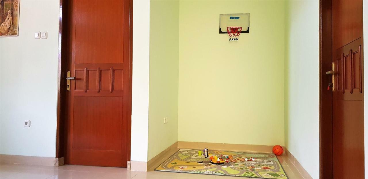 Rumah Satoe Depok Extérieur photo