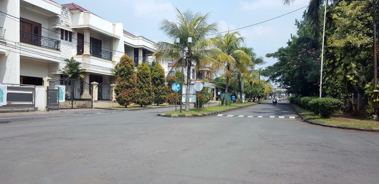 Rumah Satoe Depok Extérieur photo